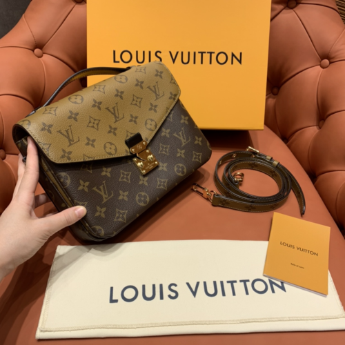 Louis Vuitton 𝐏𝐨𝐜𝐡𝐞𝐭𝐭𝐞 𝐌𝐞𝐭𝐢𝐬 25CM M44876 From Orange couch Factory