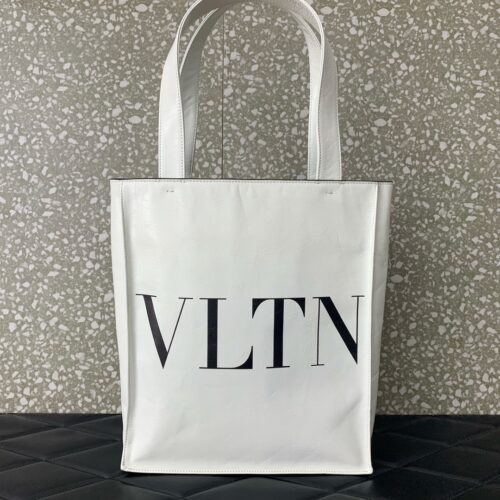 Valentino  Bag 27CM 0047 For LKF Factory