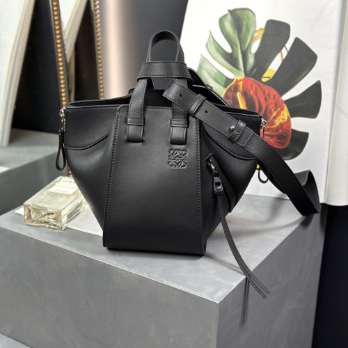 Loewe  𝗛𝗮𝗺𝗺𝗼𝗰𝗸 Bag 20.8CM 652235 For Mango Factory