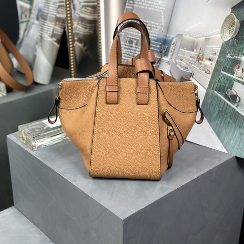 Loewe  𝗛𝗮𝗺𝗺𝗼𝗰𝗸 Bag 20.8CM 062235 For Mango Factory