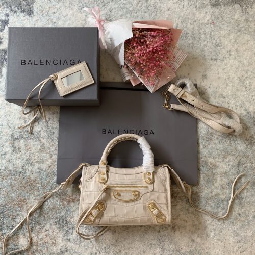 Balenciaga  Bag 24CM 298A From Apple factory