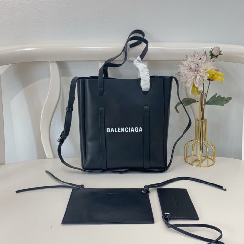 Balenciaga  Bag 25CM 615B From Apple factory