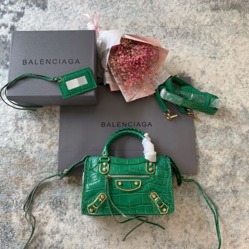 Balenciaga  Bag 24CM 298A From Apple factory