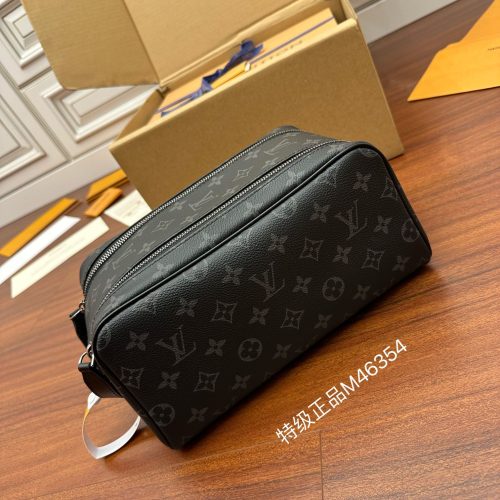 Louis Vuitton Dopp Kit 28CM M46354 From Duty Free Factory