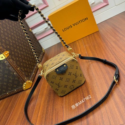 Louis Vuitton 𝐉𝐮𝐬𝐭 𝐢𝐧 𝐜𝐚𝐬𝐞 13CM M47162 From Duty Free Factory