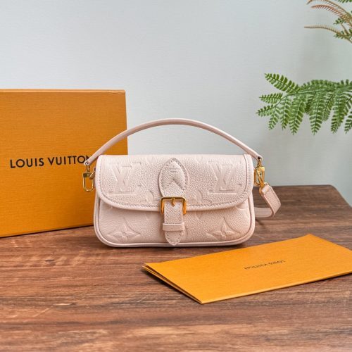 Louis Vuitton Nano Diane Bag 19CM M83566 For God Factory