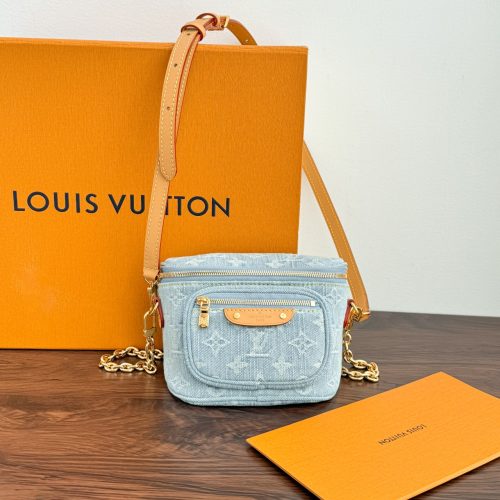 Louis Vuitton Mini Bumbag Bag 17CM M83353 For God Factory