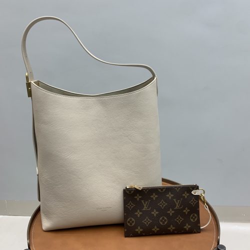 Louis Vuitton 𝐋𝐨𝐰𝐤𝐞𝐲 𝐡𝐨𝐛𝐨 31CM M25022 From Orange couch Factory