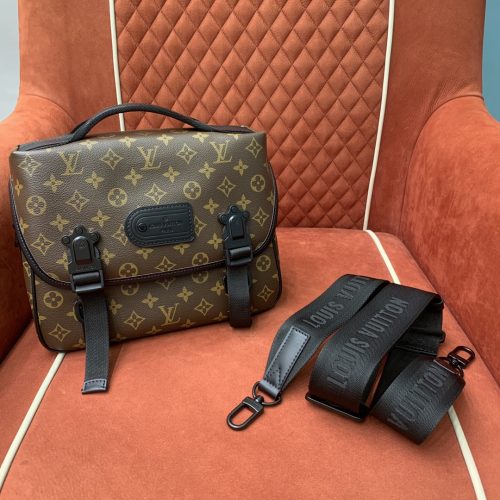 Louis Vuitton 𝐓𝐫𝐚𝐢𝐥 31CM M46972 From Orange couch Factory