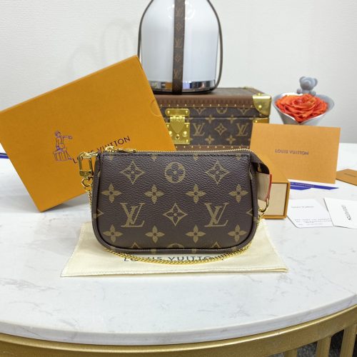 Louis Vuitton MINI POCHETTE ACCESSOIRES 15.5CM M58009 From BC Factory Top Version